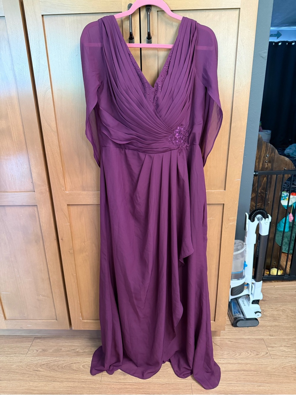 V-Neck Long Sleeve Chiffon Evening Gown in Plum
